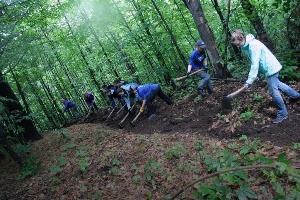 vtgc staff clearing trail